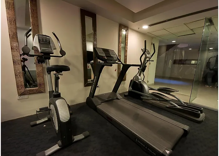 Hotel Aura - New Delhi Railway Station