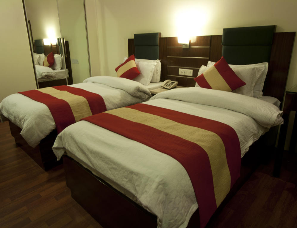Hotel Aura - Railway Station