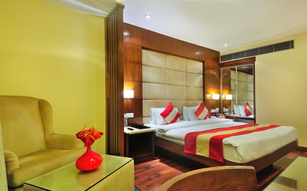 Hotel Aura - Railway Station